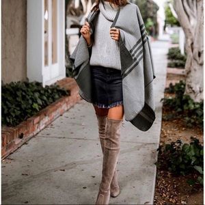 BB Dakota Poncho Charcoal